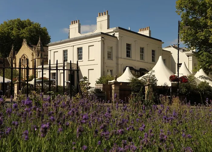 Hotels Near Cheltenham with Family Rooms: A Perfect Accommodation Choice for Your Family Vacation